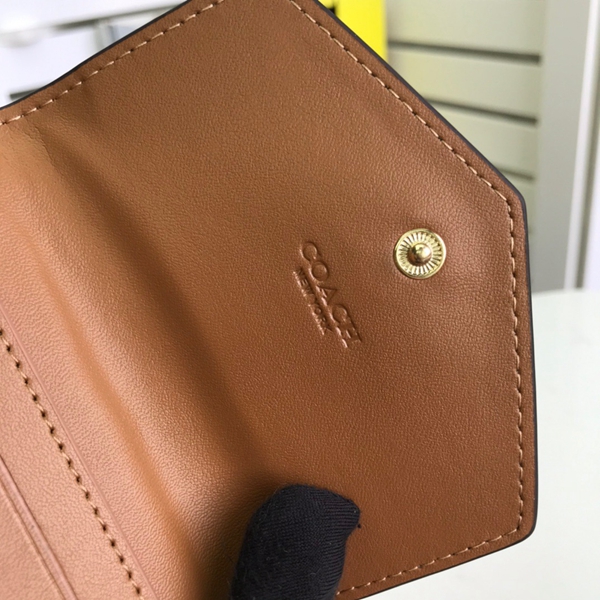 コーチ財布角部分ディテール